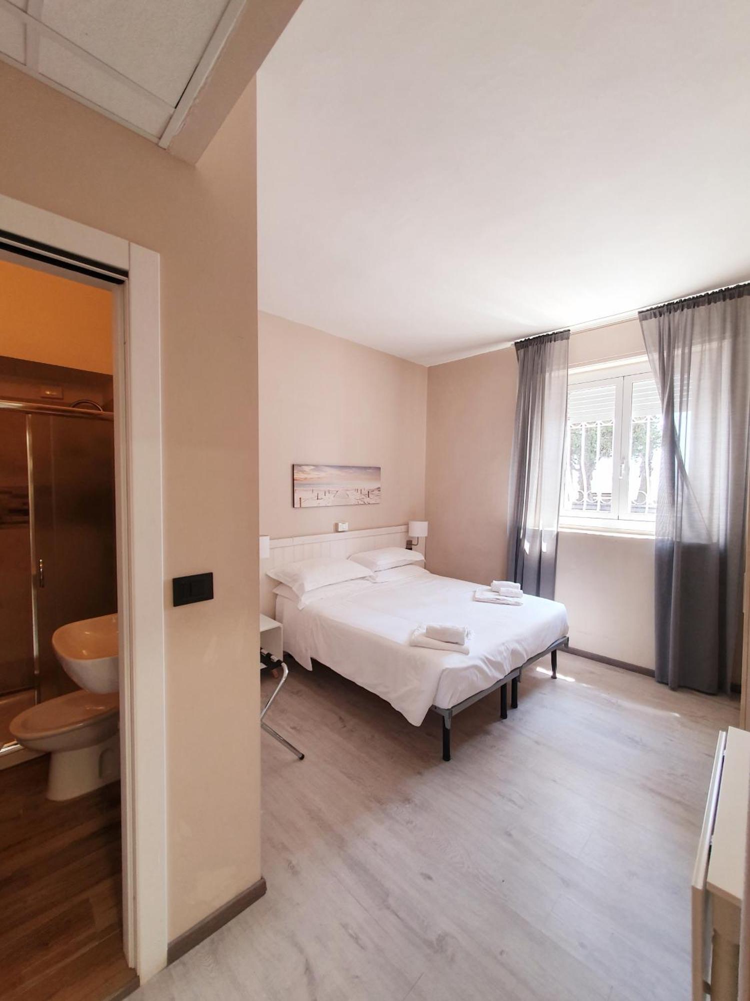 Hotel Vela Bianca H&R Diano Marina Habitación foto