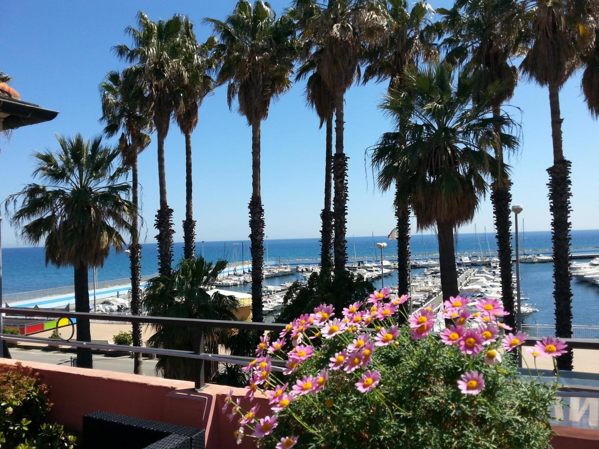 Hotel Vela Bianca H&R Diano Marina Exterior foto