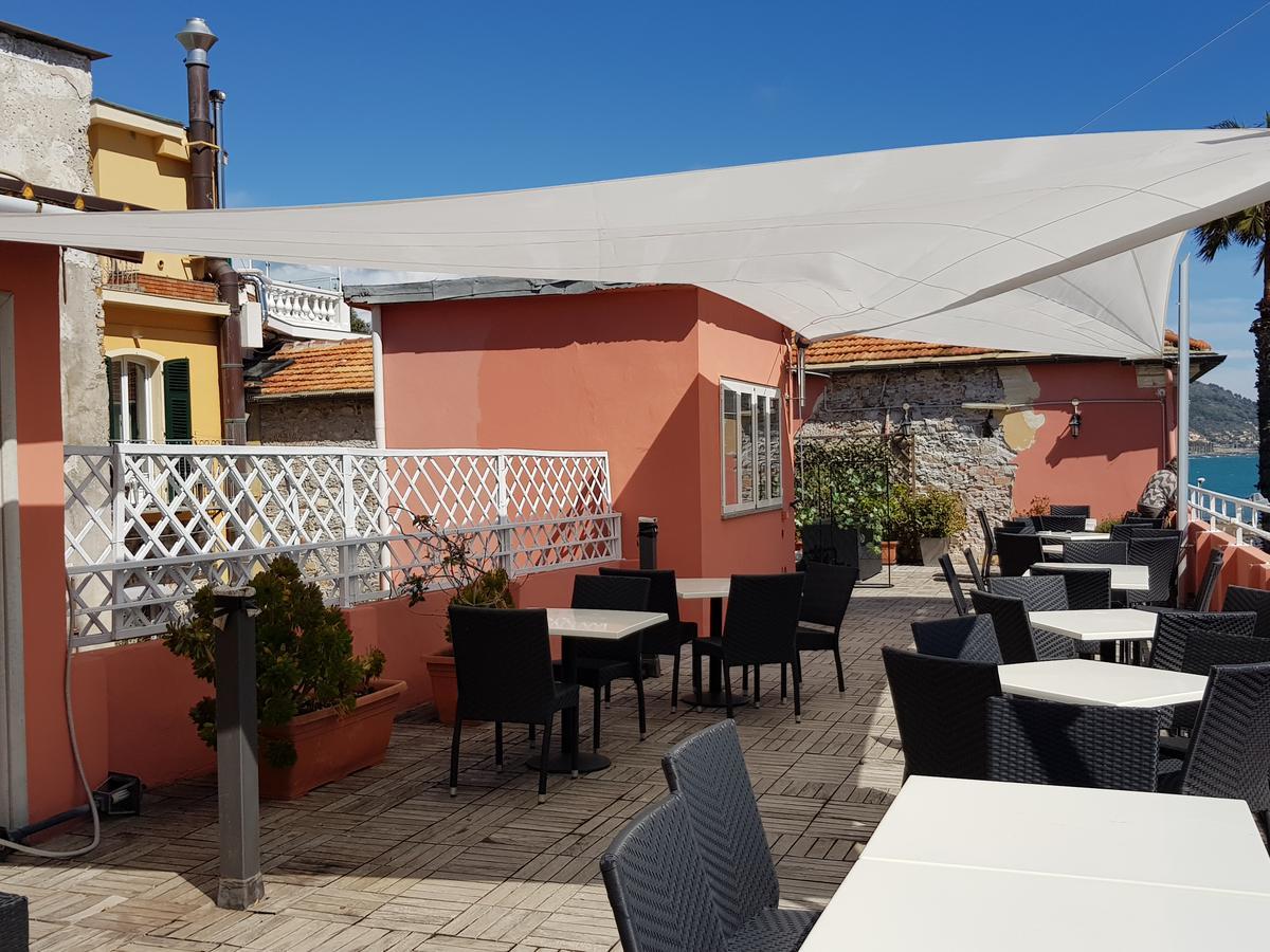 Hotel Vela Bianca H&R Diano Marina Exterior foto